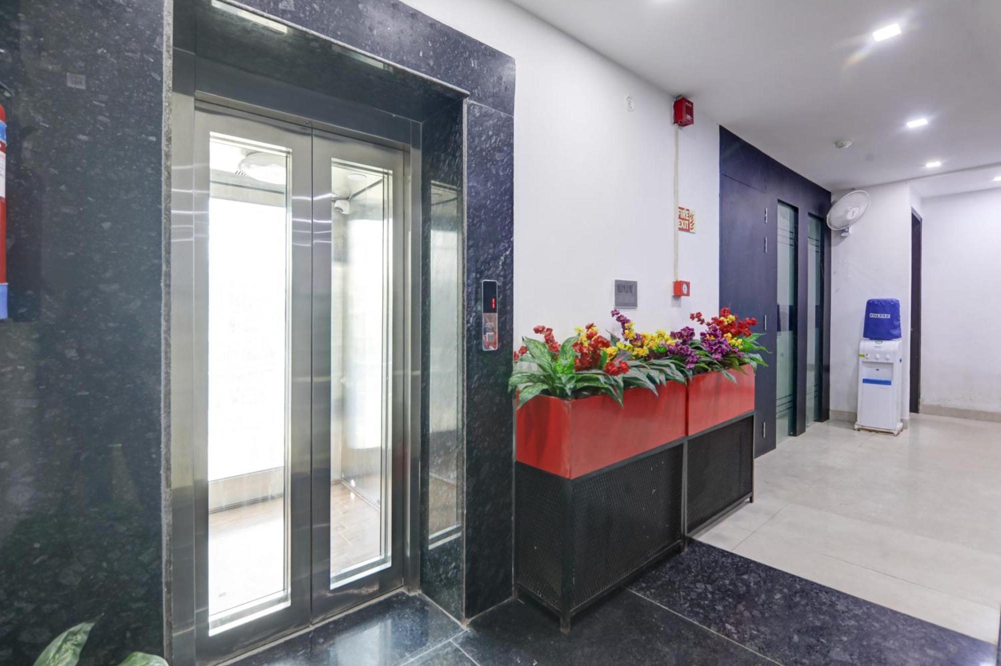 Status By Hotel The Emporio Ghaziabad Ngoại thất bức ảnh