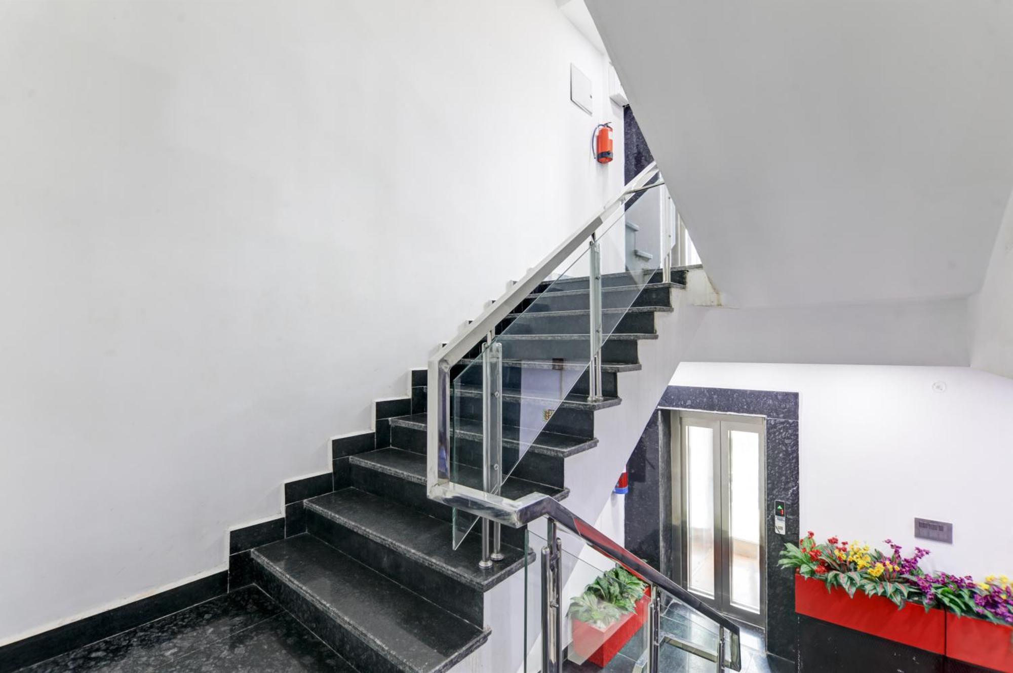 Status By Hotel The Emporio Ghaziabad Ngoại thất bức ảnh