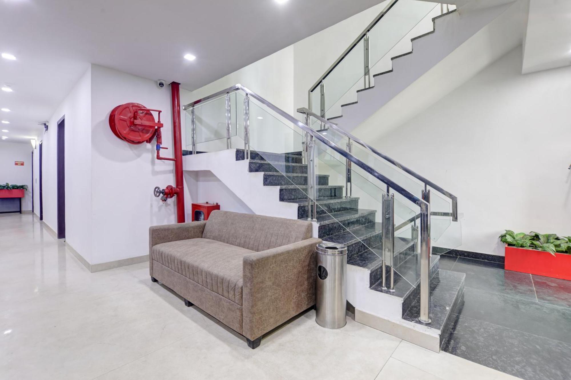 Status By Hotel The Emporio Ghaziabad Ngoại thất bức ảnh