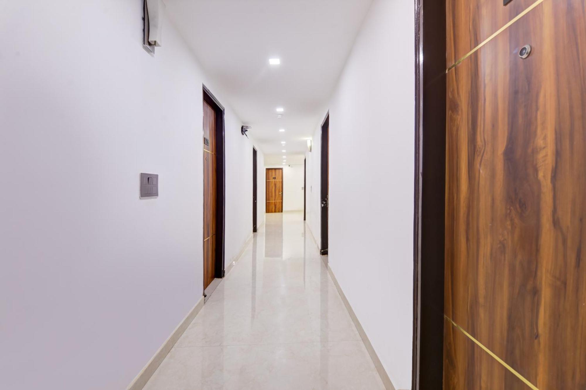 Status By Hotel The Emporio Ghaziabad Ngoại thất bức ảnh