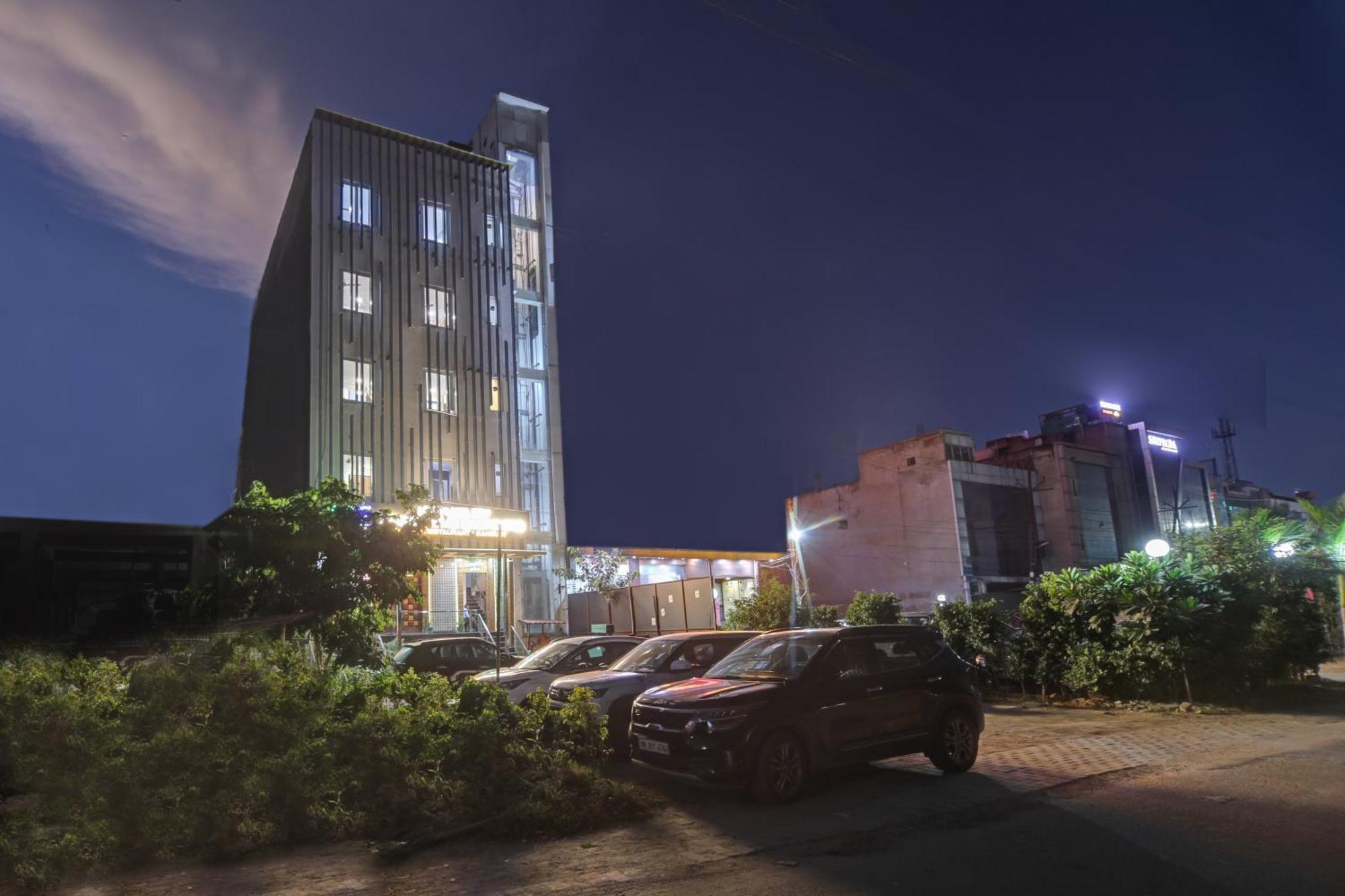 Status By Hotel The Emporio Ghaziabad Ngoại thất bức ảnh