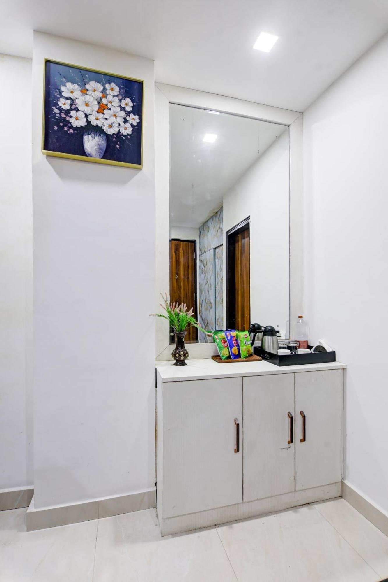 Status By Hotel The Emporio Ghaziabad Ngoại thất bức ảnh